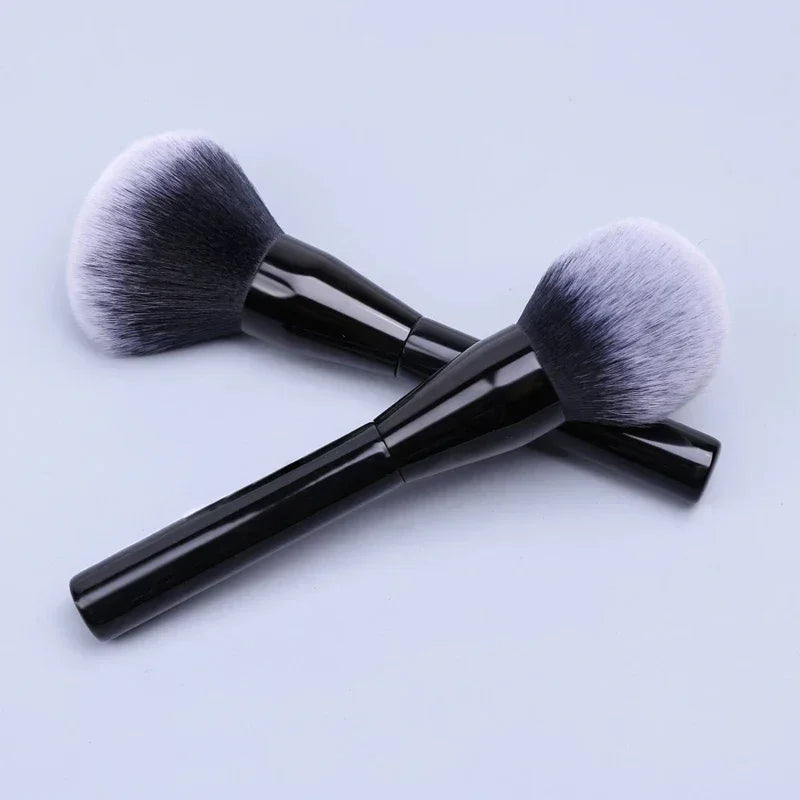 1Pc Wood Handle Blusher Brush Soft Hair Setting Powder Brushing Professional Large Foundation Face Multi Functional Makeup Tool