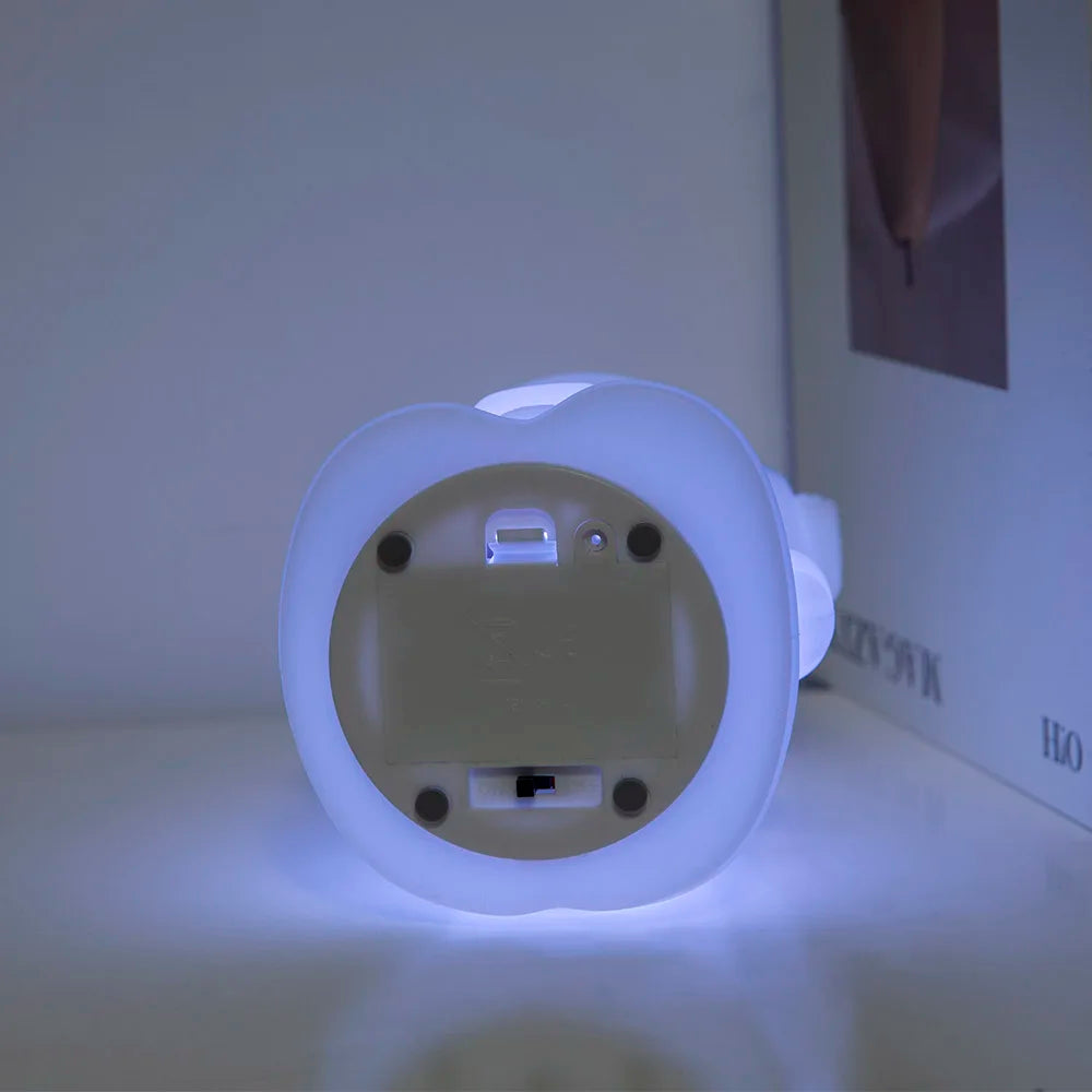 Nouveau 2025 Nouveaux cadeaux Veilleuse Spaceman LED Lampe de nuit en silicone blanche recha