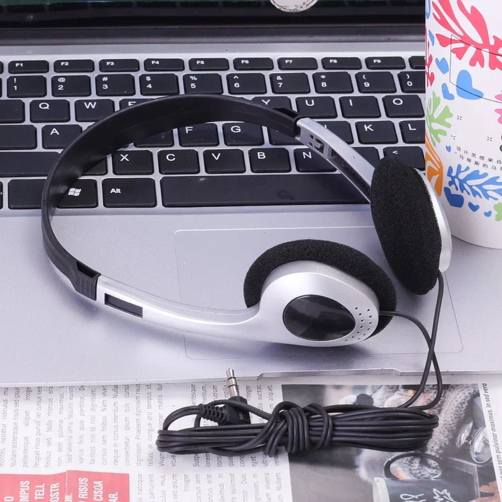 Retro Classic Headset Music Mp3 Walkman Retro Feelings Portable Wired Small Headphones Sports Fashion Photo Props Decoration